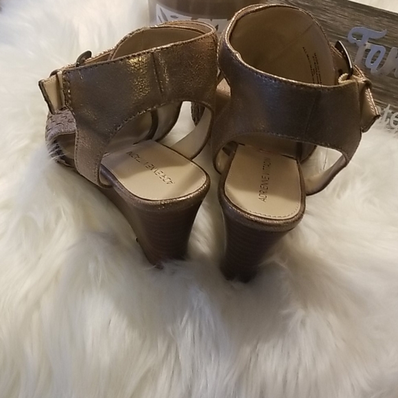 Adrienne Vittadani Shies - Picture 4 of 7